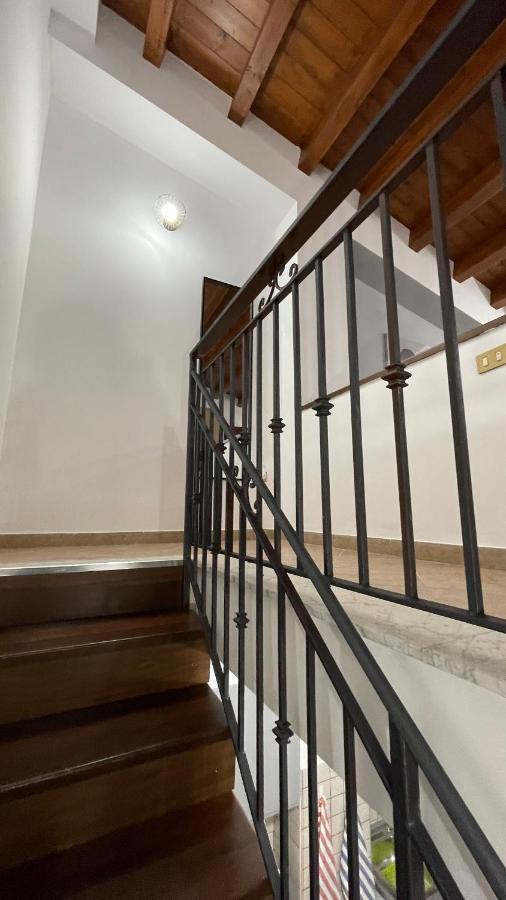 Casa Vacanze Antico Cortile Delle Palme Villa Villagrazia Di Carini Buitenkant foto