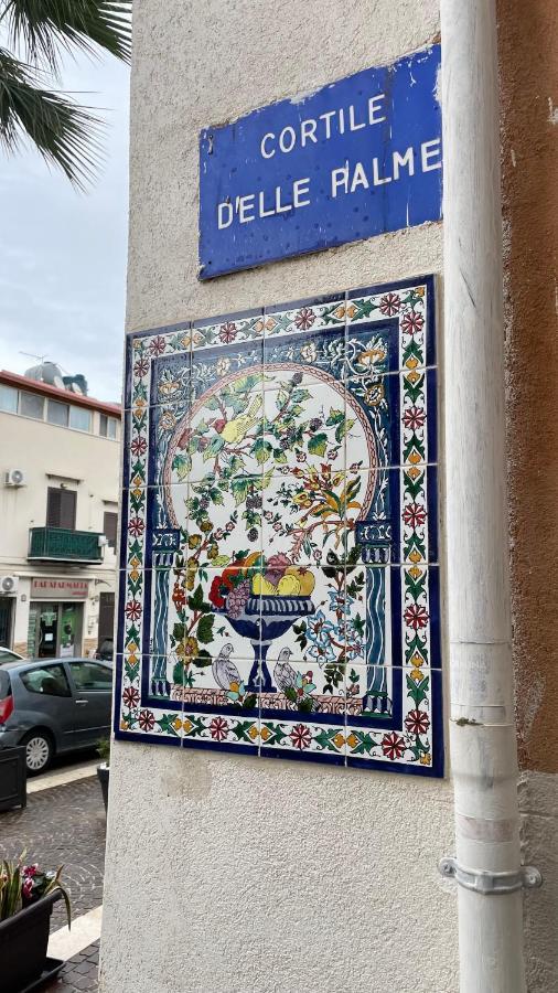 Casa Vacanze Antico Cortile Delle Palme Villa Villagrazia Di Carini Buitenkant foto