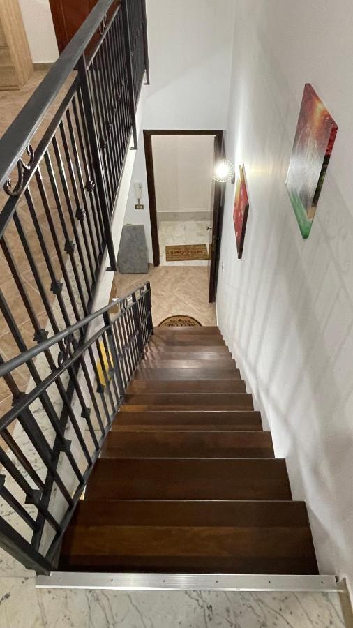 Casa Vacanze Antico Cortile Delle Palme Villa Villagrazia Di Carini Buitenkant foto
