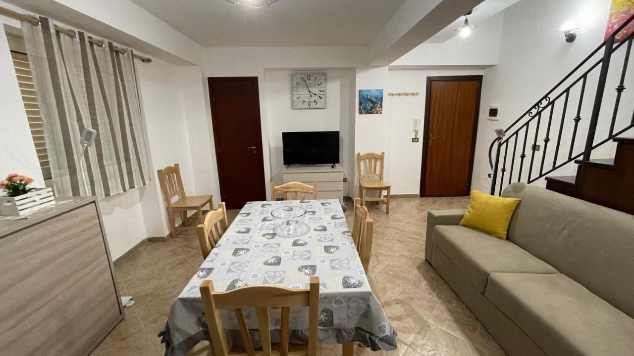 Casa Vacanze Antico Cortile Delle Palme Villa Villagrazia Di Carini Buitenkant foto