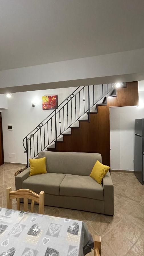 Casa Vacanze Antico Cortile Delle Palme Villa Villagrazia Di Carini Buitenkant foto