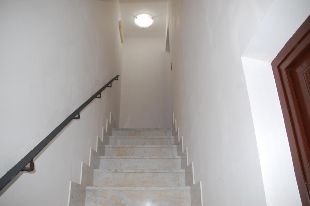 Casa Vacanze Antico Cortile Delle Palme Villa Villagrazia Di Carini Buitenkant foto