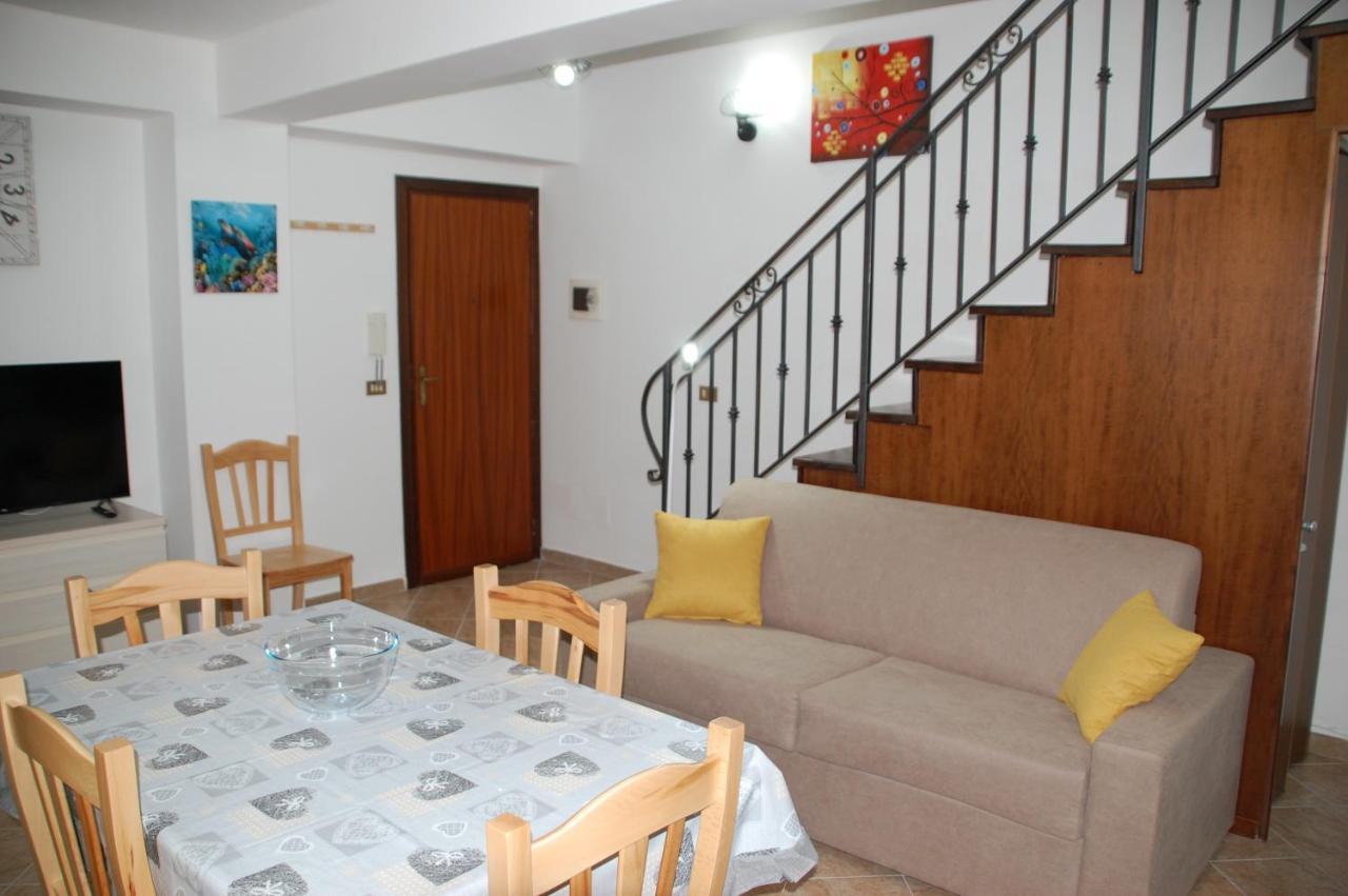 Casa Vacanze Antico Cortile Delle Palme Villa Villagrazia Di Carini Buitenkant foto