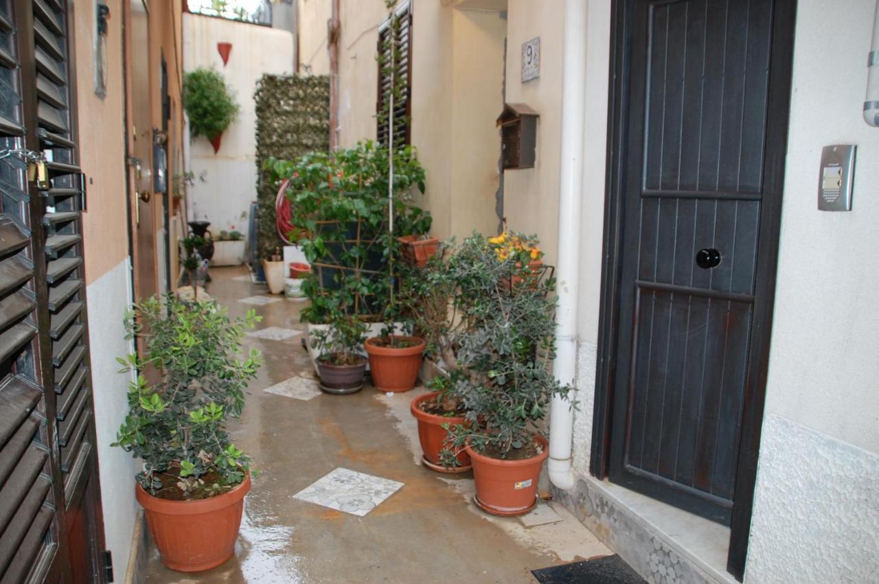 Casa Vacanze Antico Cortile Delle Palme Villa Villagrazia Di Carini Buitenkant foto