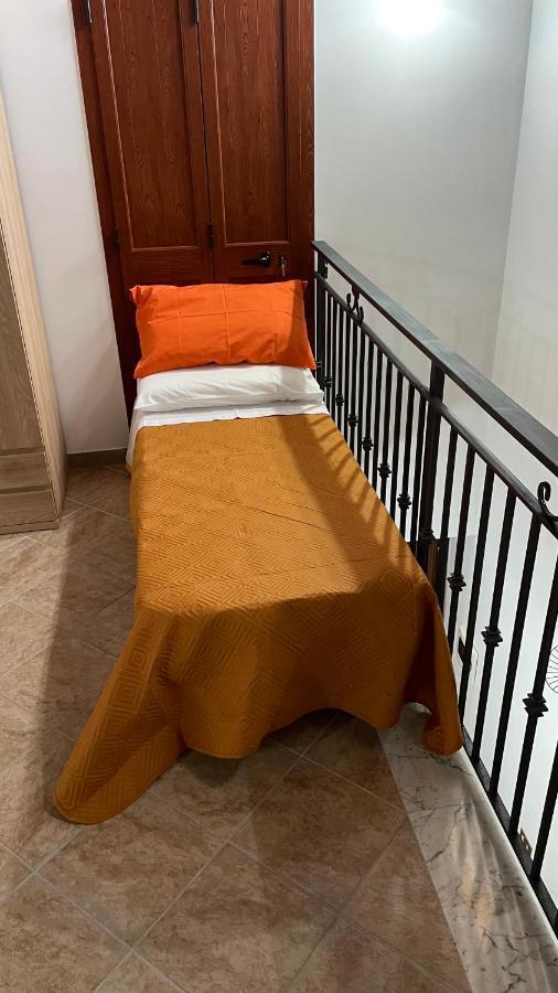 Casa Vacanze Antico Cortile Delle Palme Villa Villagrazia Di Carini Buitenkant foto